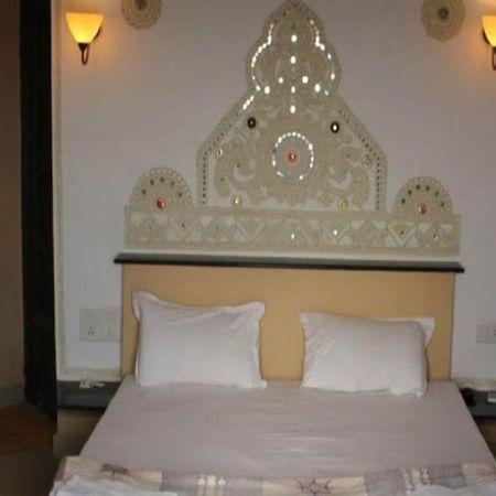 Toran Resort Bhuj Exteriör bild